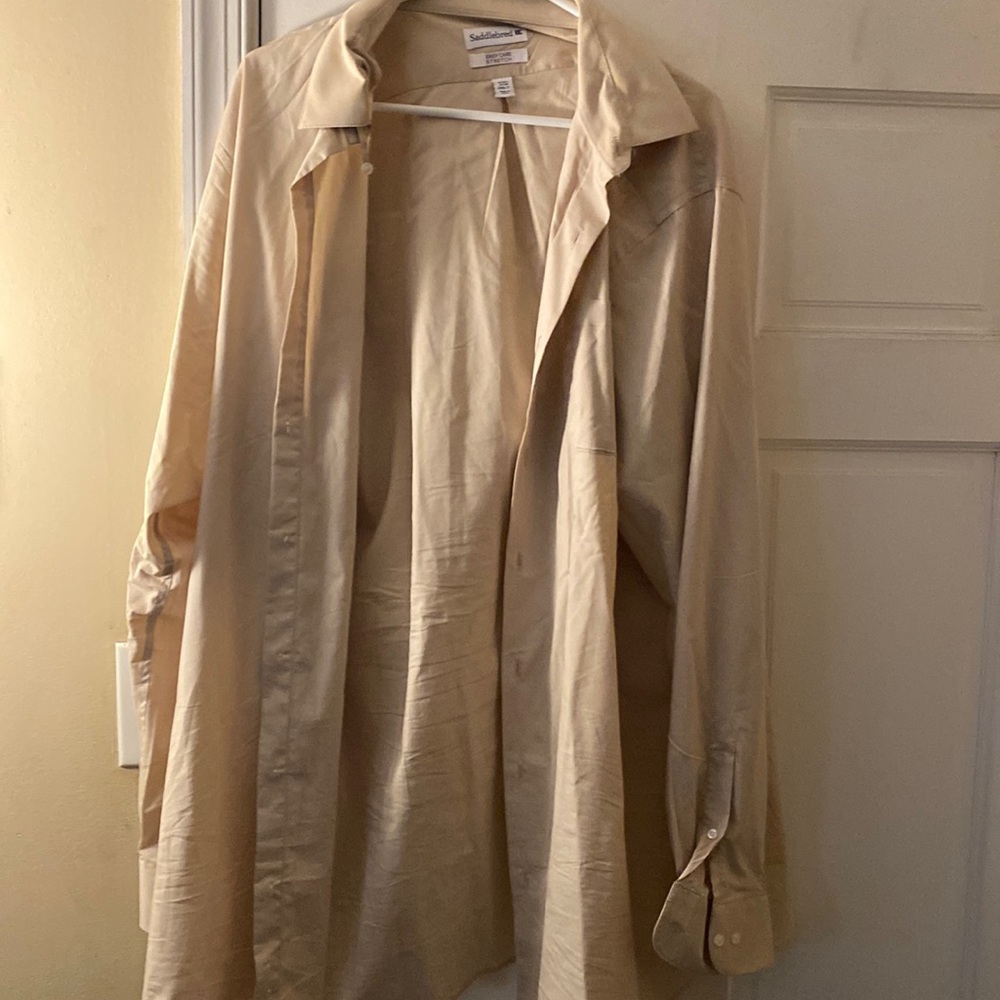 Saddlebred dress shirt used in great condition 18 1/2 37-38